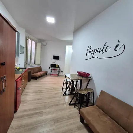 A Casa Di Ilaria Apartment Naples Exterior photo